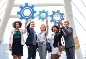 personnes avec outils